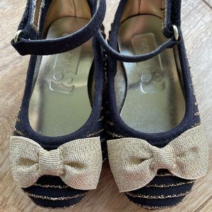 Crazy 8 black and gold ballet flats